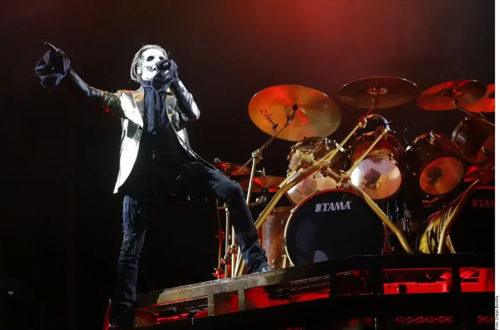 Ghost ofrece una potente dosis de heavy metal oscuro en la Ciudad de México