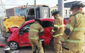 Grave accidente en el bulevar Guadiana: hombre prensado y con fractura craneoencefálica