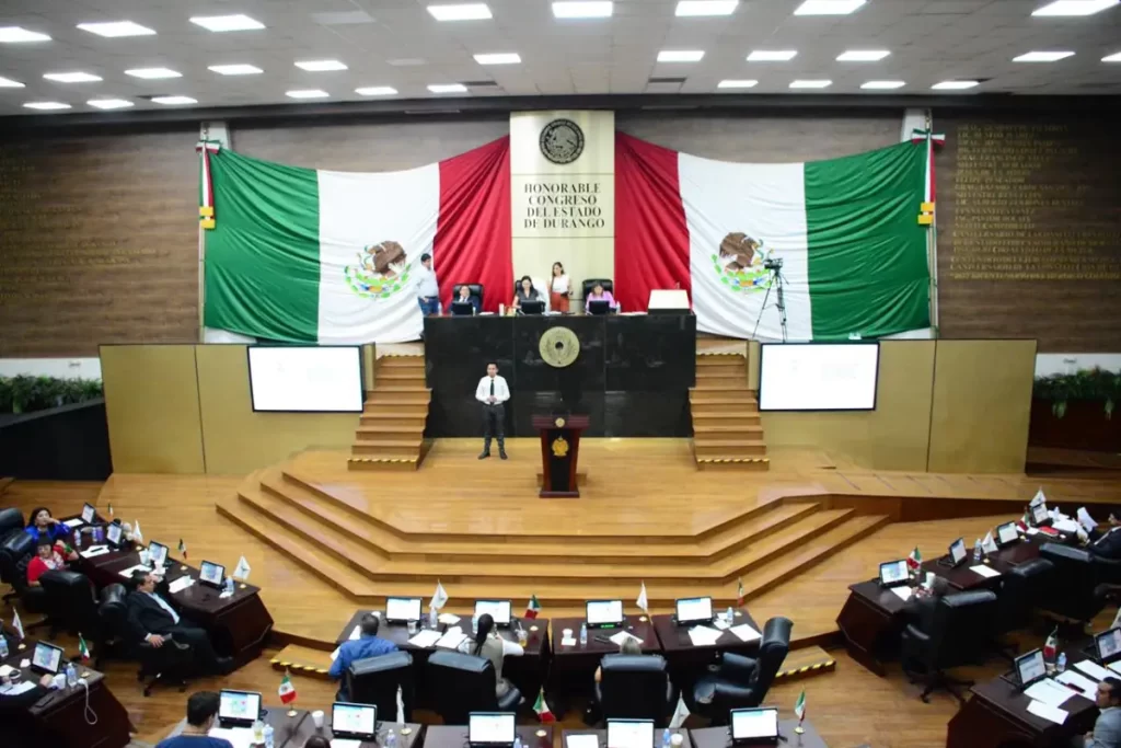 Innovador Formato en Comparecencias del segundo informe en el Congreso: Héctor Herrera