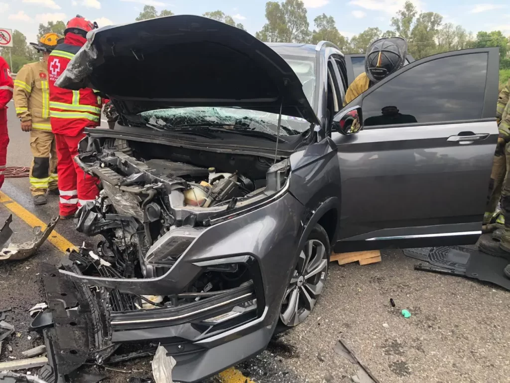 Choque frontal en el Libramiento Norte deja siete heridos