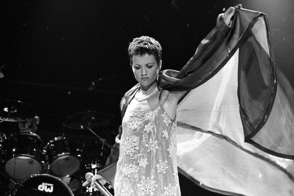 Dolores O'Riordan: La Voz que Nació "Dreams" en 1990