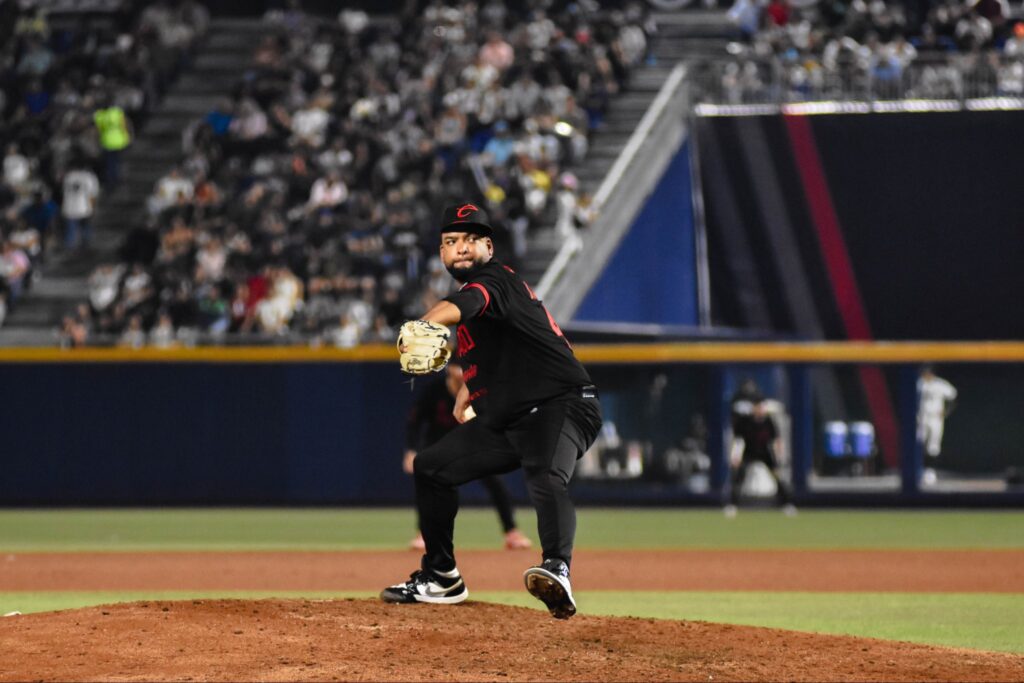 Caliente de Durango gana 2-0 a Sultanes con pitcheo dominante en el juego 3 de la serie 1 Caliente de Durango gana 2-0 a Sultanes