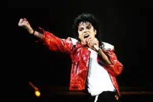 Los traumas que moldearon las obsesiones del Rey del Pop Michael Jackson