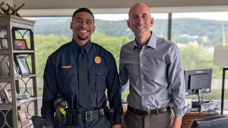 Policía deja el trabajo para ir a Love Island USA y desata polémica en Pensilvania 1 Sean Reifel, exoficial de policía de Bethlehem, Pensilvania, quien renunció para participar en Love Island USA en 2025