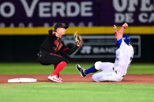 Rodolfo Amador entra a la historia de Acereros con su hit 600 y Monclova asegura la serie ante Caliente de Durango