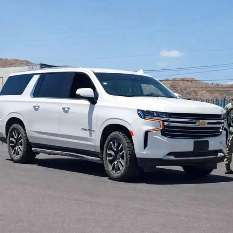 Guardia Nacional asegura arsenal en carretera a Mezquital, Durango 1 Un hombre a bordo de una Suburban blanca fue detenido y puesto a disposición de la Fiscalía General de la República