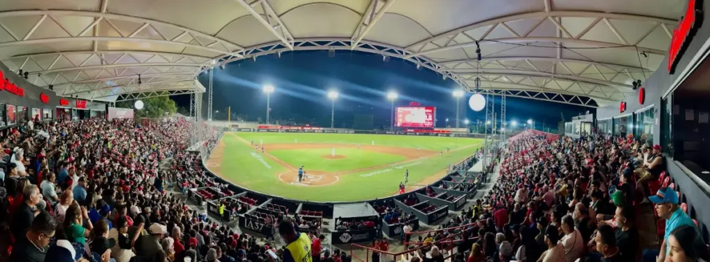 Caliente de Durango aplasta 9 2 a Sultanes y se acerca a playoffs tras 48 años