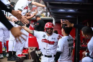 Caliente de Durango vence 9-3 a Rieleros de Aguascalientes y encadena su sexta serie ganada consecutiva