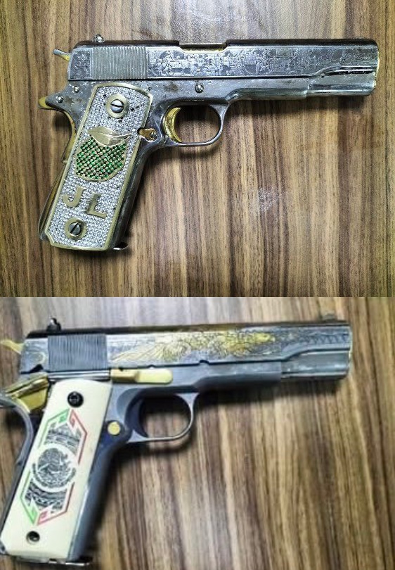 Pistolas con incrustaciones de oro y 7.7 millones de pesos: lo que dejó un cateo federal en Durango