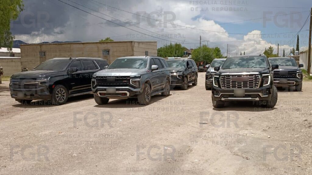 Siete camionetas de alta gama y equipo táctico: lo que aseguró la FGR en Nuevo Ideal, Durango