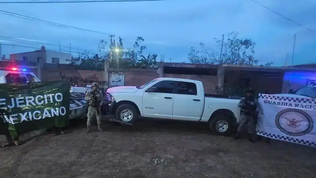 Operativo en Durango deja inmueble, vehículos y motocicleta asegurados 1 La FGR, con apoyo del Ejército y la Guardia Nacional, aseguró un inmueble, cuatro vehículos y una motocicleta en Durango durante un operativo federal