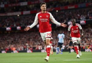 El Arsenal inicia la defensa de la Premier con una victoria contundente ante el Coventry