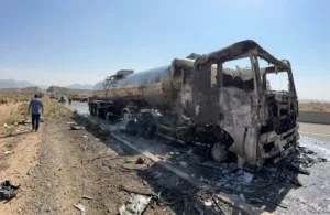 Incendio de pipa en la autopista Durango-Gómez Palacio deja daños materiales