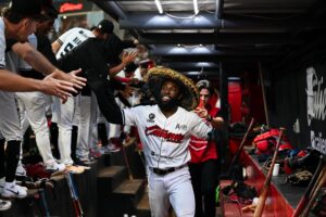 Caliente de Durango empata los playoffs ante Acereros de Monclova y Daniel Johnson entra a la historia con tres cuadrangulares – LMB 2026