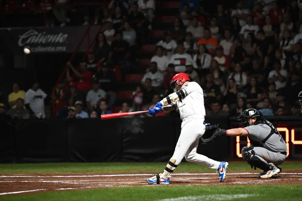 Caliente de Durango pierde el primero de los playoffs ante Acereros tras caer 12-6 -LMB 2026