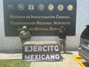 Fuerzas federales detienen a 2 personas y decomisan 28 kilos de marihuana en Durango