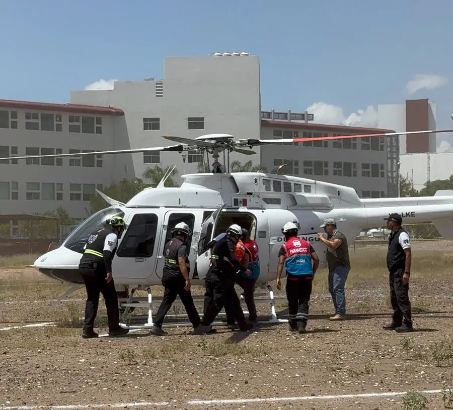 Helicóptero traslada a una menor tras accidente en una comunidad incomunicada de Pueblo Nuevo