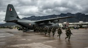 Un avión Hércules lleva a Durango a cerca de 100 elementos de Fuerzas Especiales